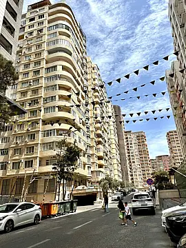 Satılır 2 otaqlı mənzil 68 m²