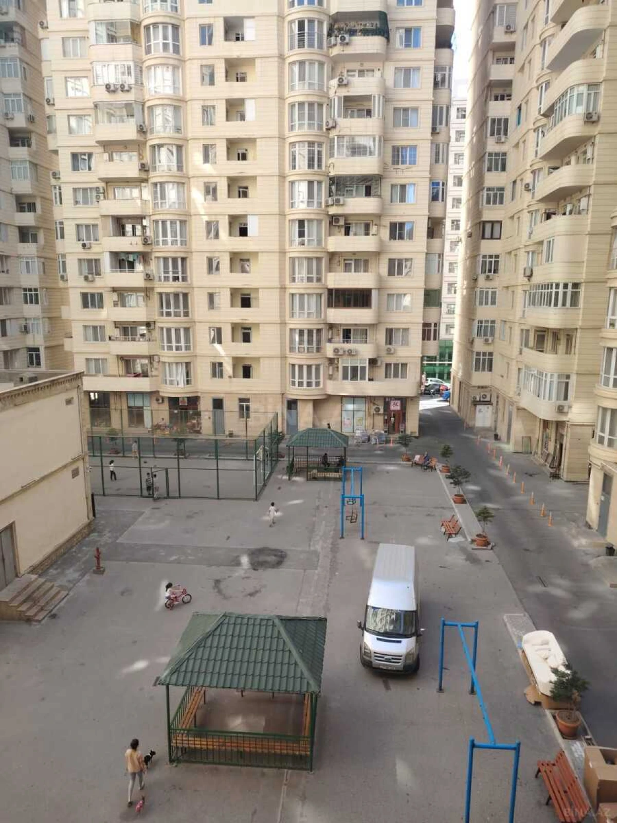 Satılır 2 otaqlı mənzil 68 m²