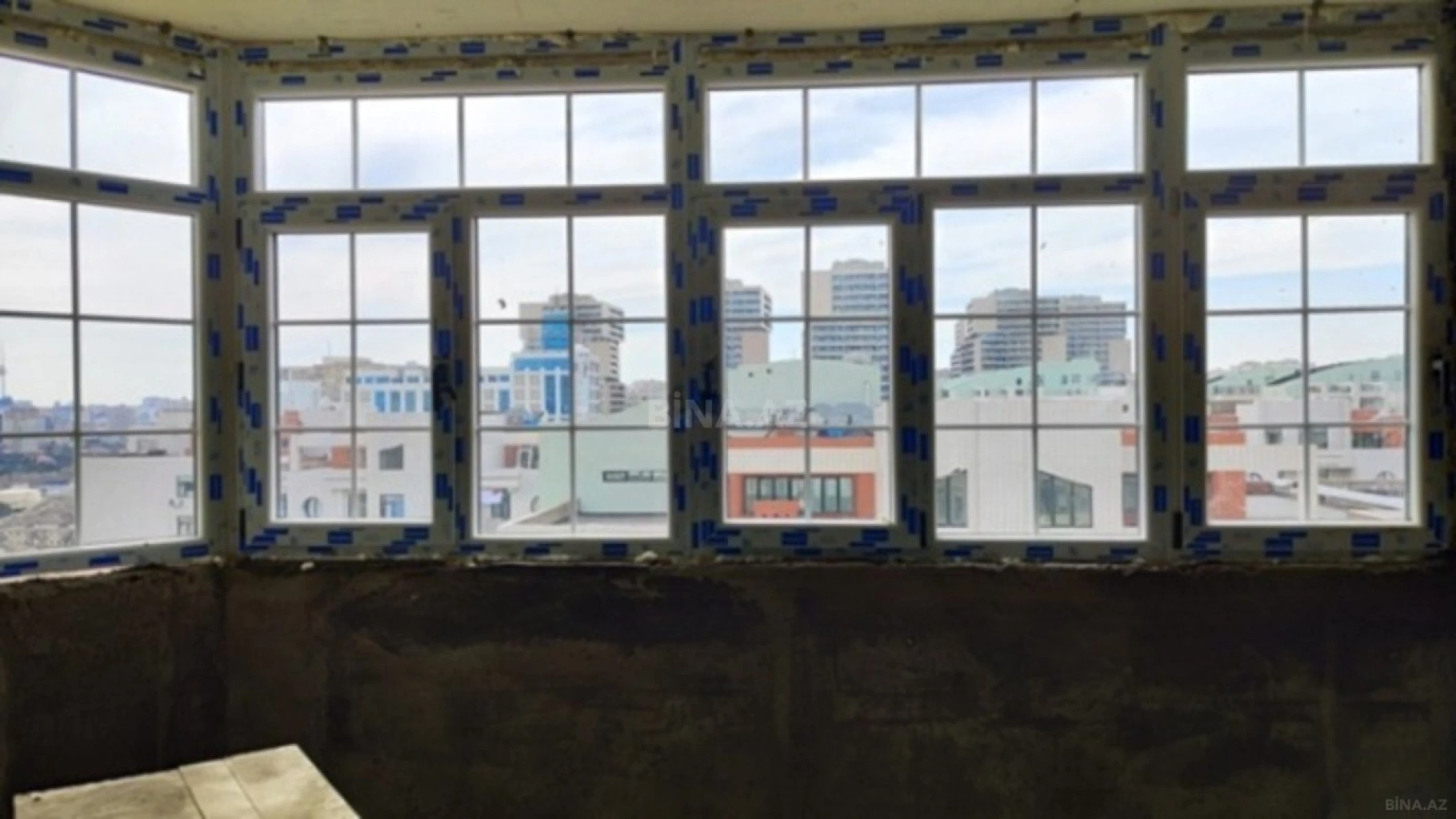 Satılır 2 otaqlı mənzil 68 m²