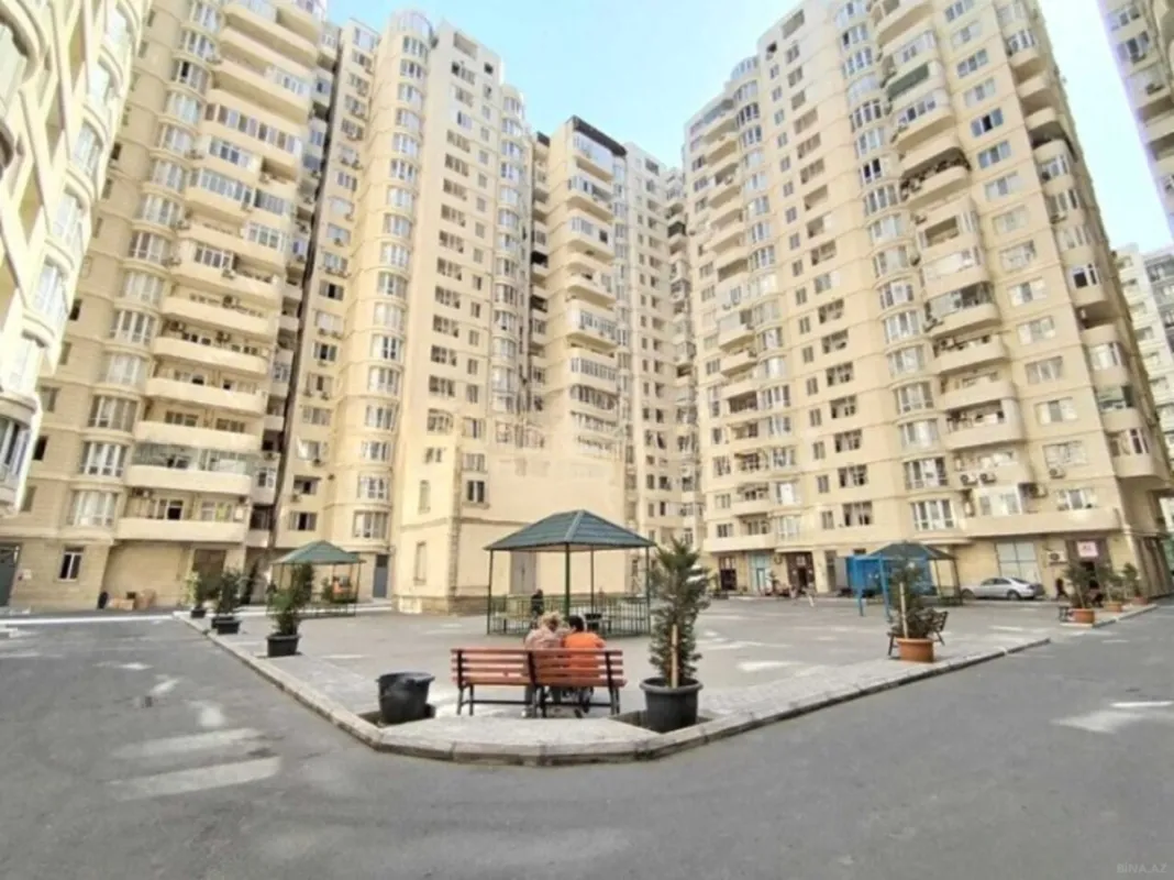 Satılır 2 otaqlı mənzil 68 m²
