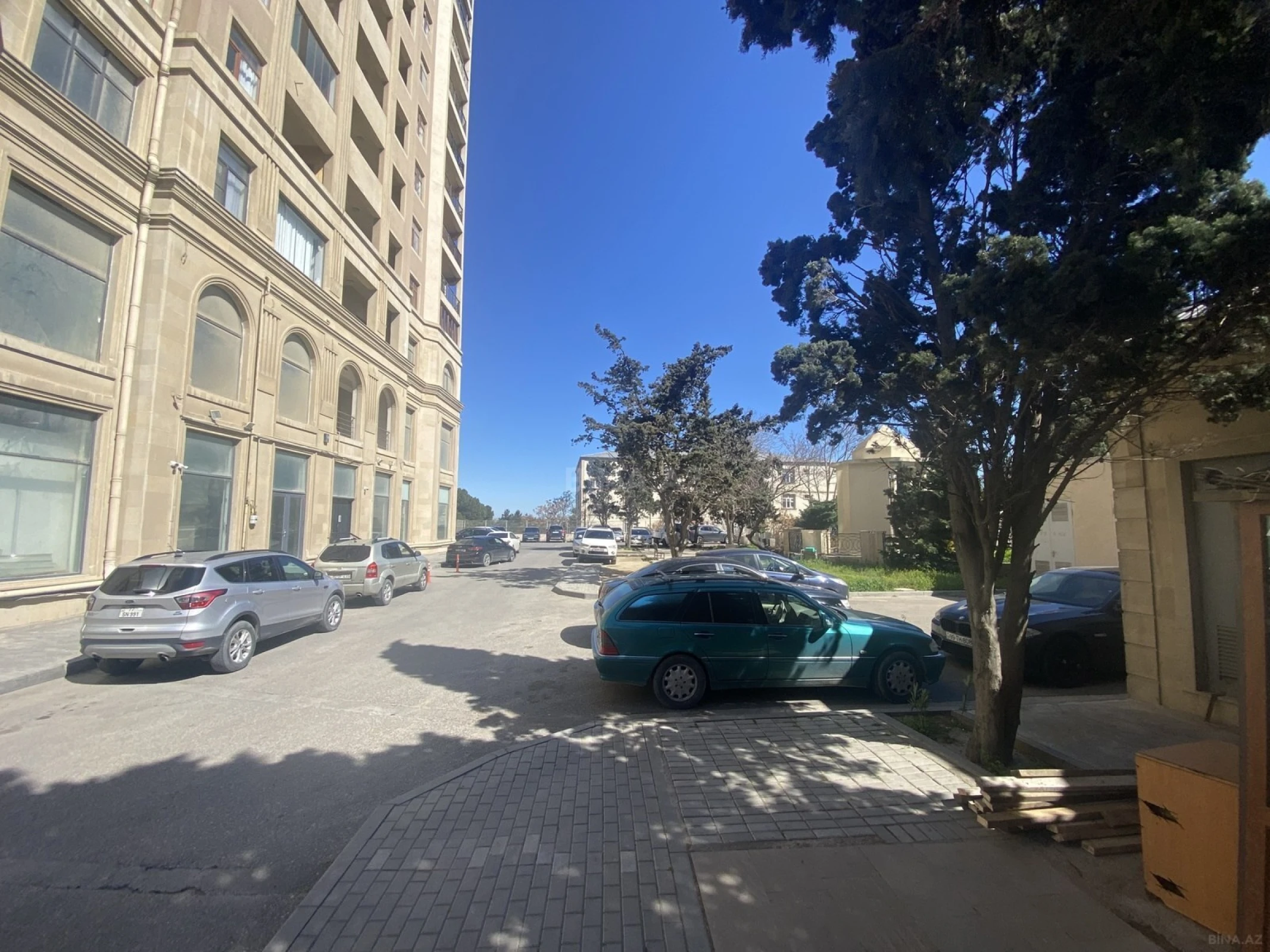 Satılır 2 otaqlı mənzil 73 m²