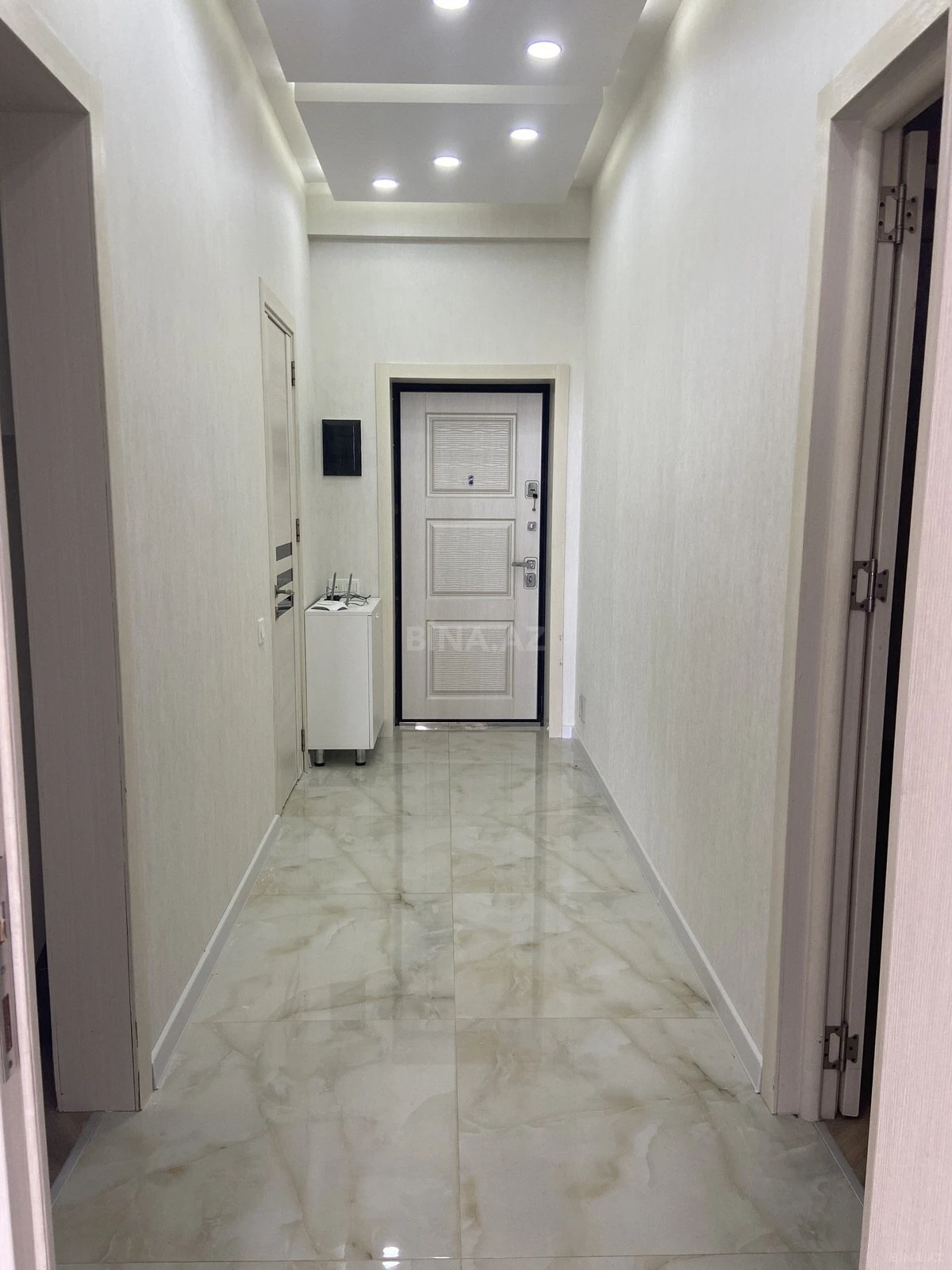 Satılır 2 otaqlı mənzil 73 m²