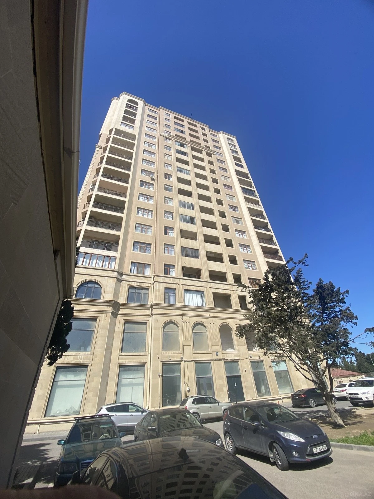 Satılır 2 otaqlı mənzil 73 m²