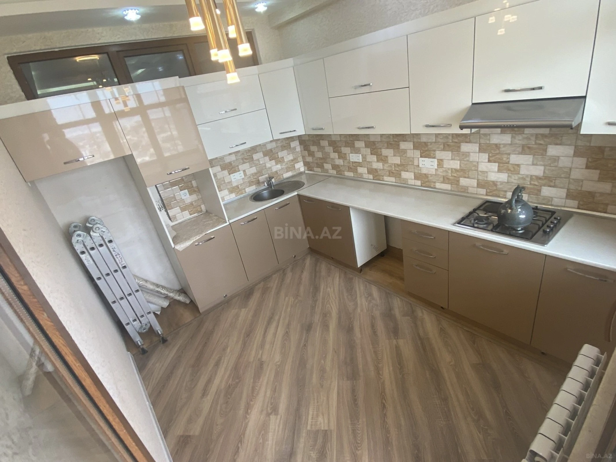 Satılır 2 otaqlı mənzil 73 m²