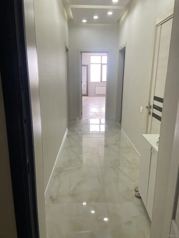 Satılır 2 otaqlı mənzil 73 m²