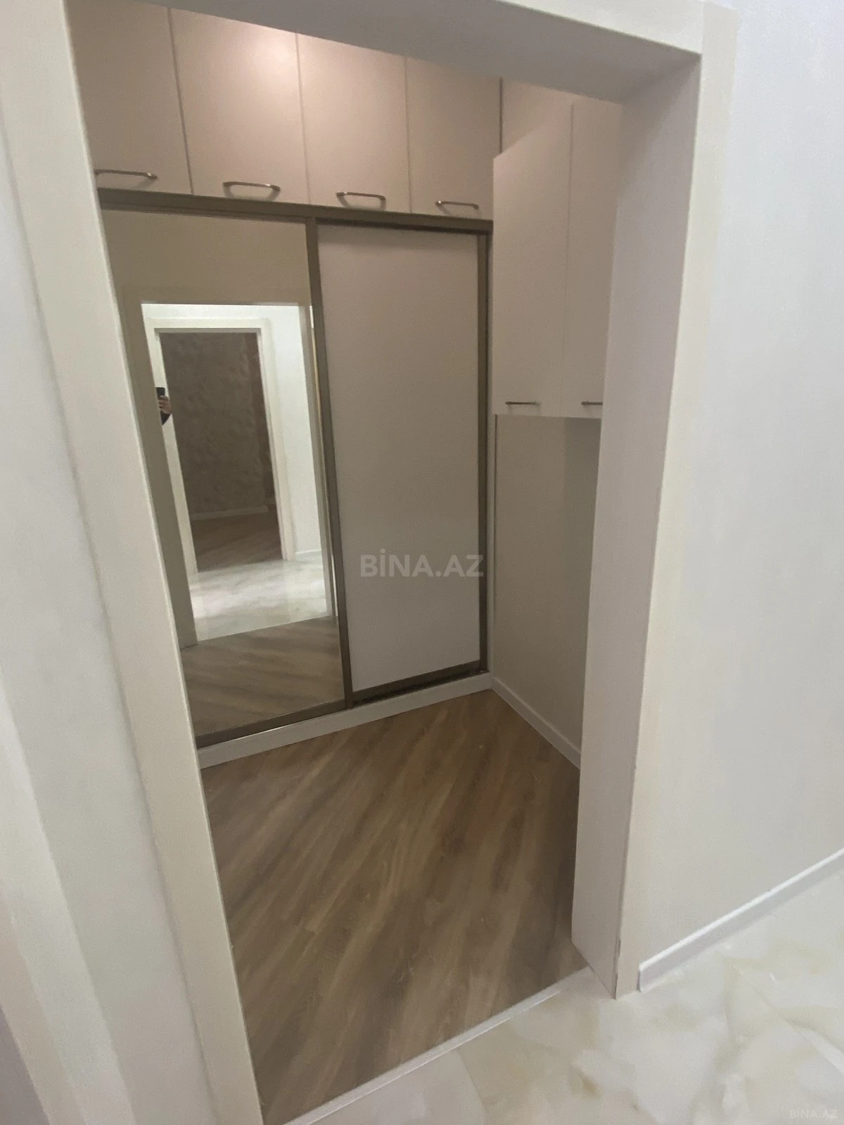 Satılır 2 otaqlı mənzil 73 m²