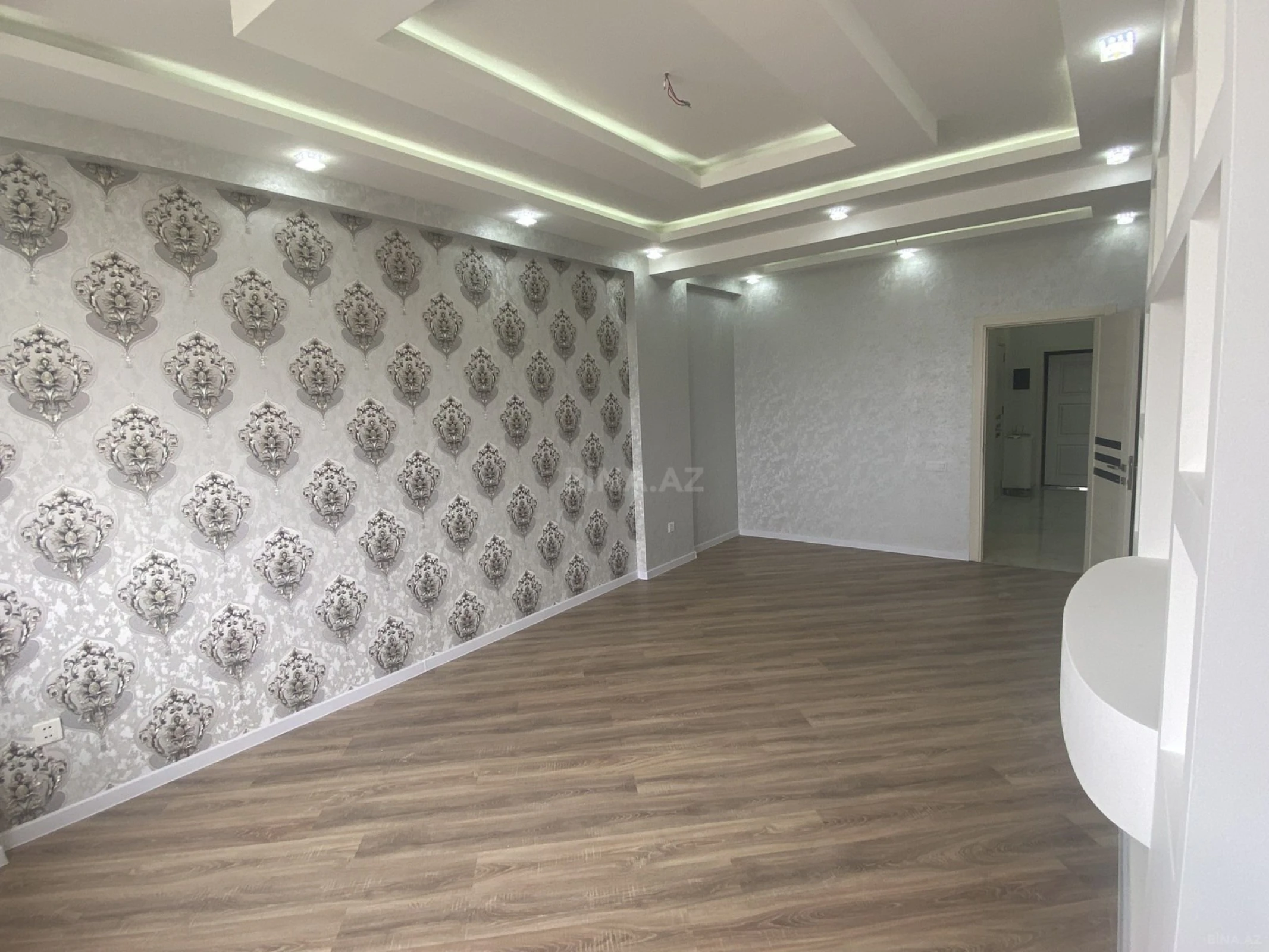Satılır 2 otaqlı mənzil 73 m²