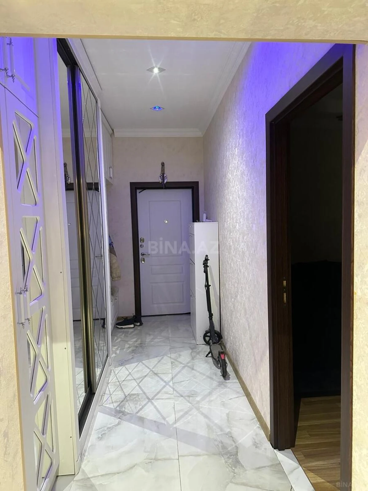 Satılır 2 otaqlı mənzil 100 m²