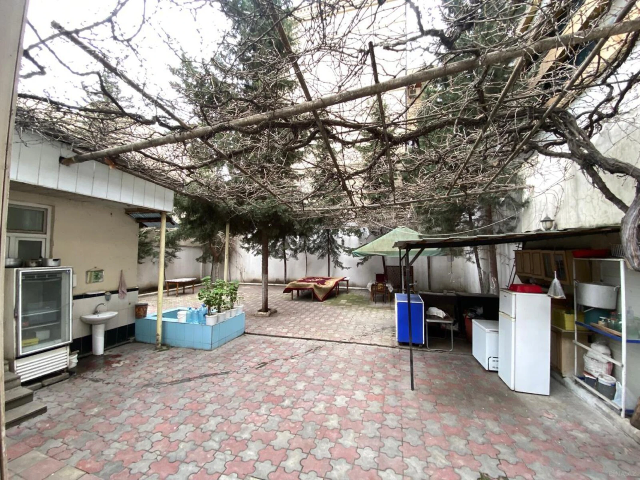 Kirayə verilir obyekt 370 m²