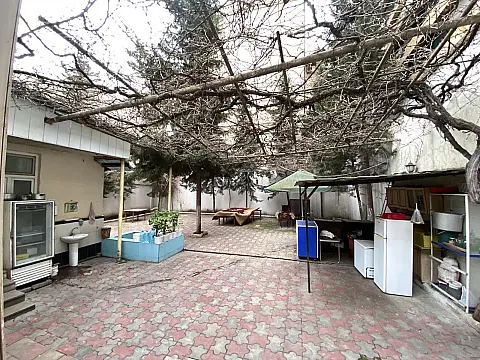 Kirayə verilir obyekt 370 m²