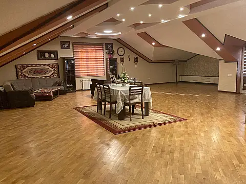 Satılır 6 otaqlı həyət evi 330 m²