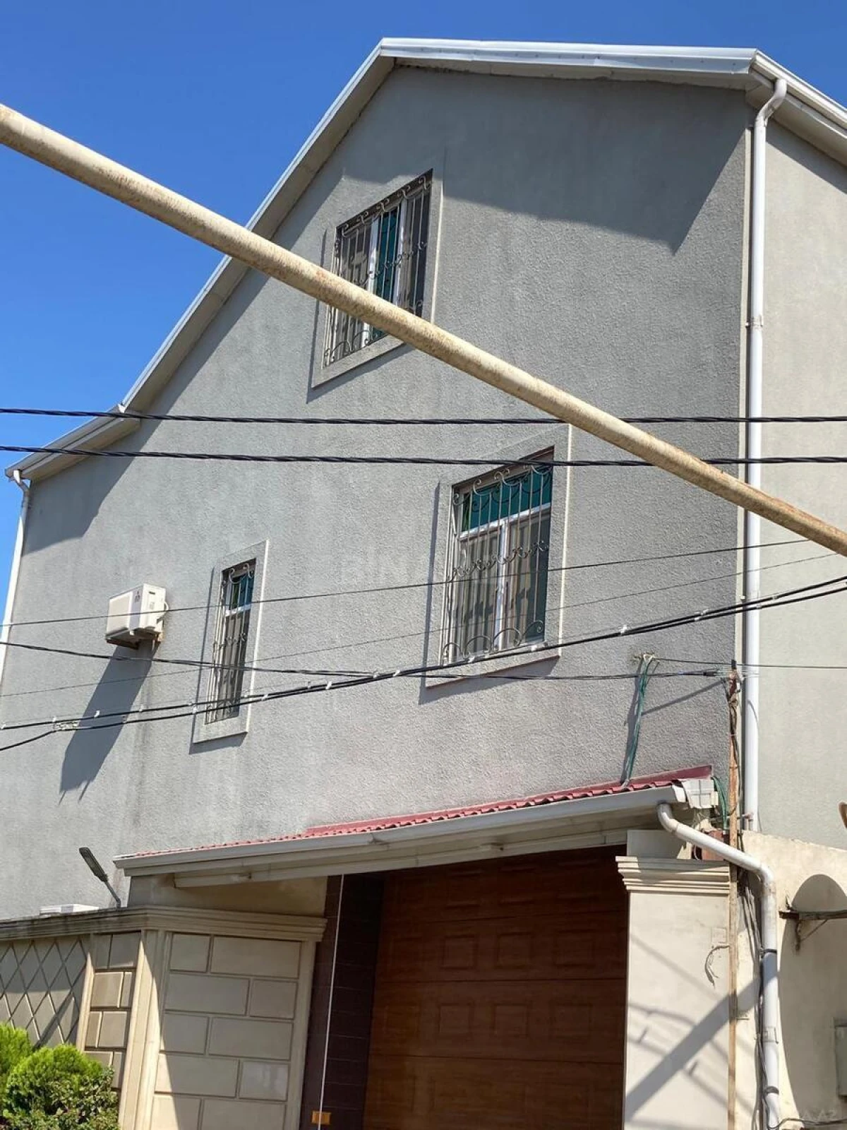 Satılır 6 otaqlı həyət evi 330 m²