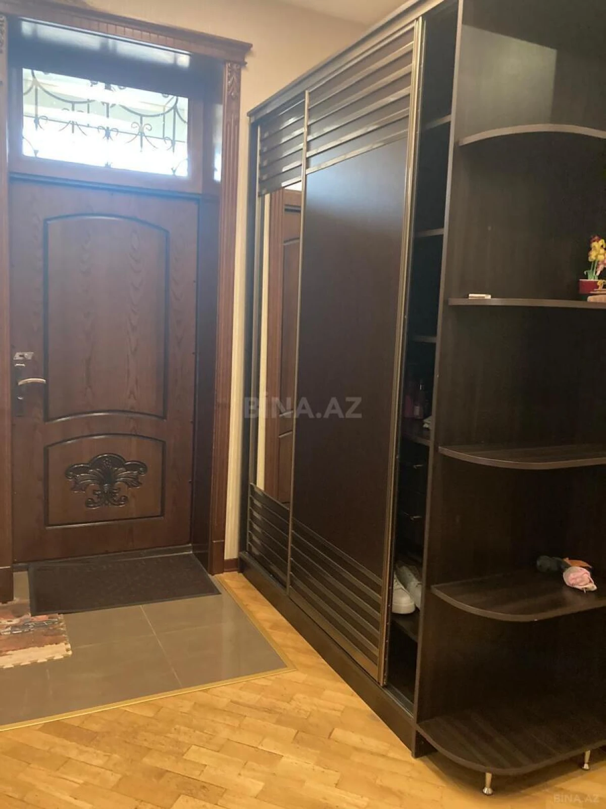 Satılır 6 otaqlı həyət evi 330 m²