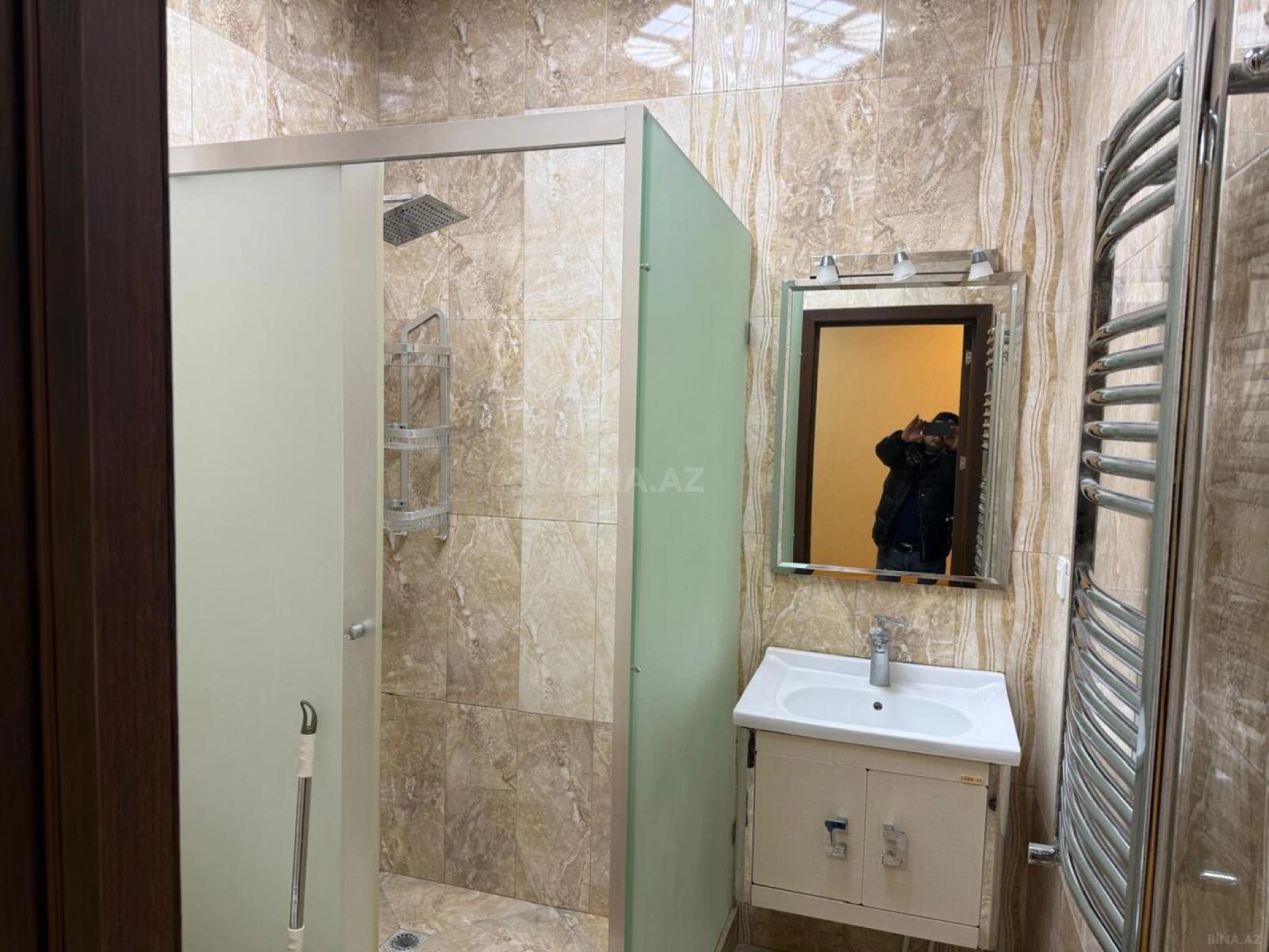 Satılır 6 otaqlı həyət evi 330 m²