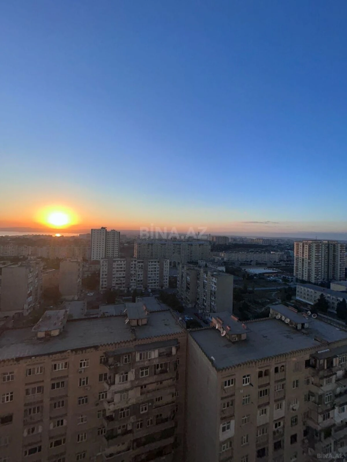 Satılır 3 otaqlı mənzil 127 m²