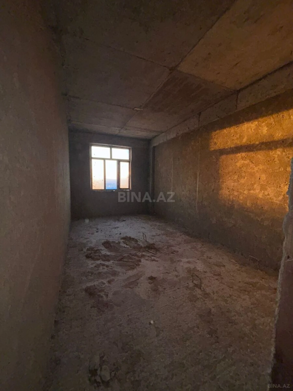 Satılır 3 otaqlı mənzil 127 m²