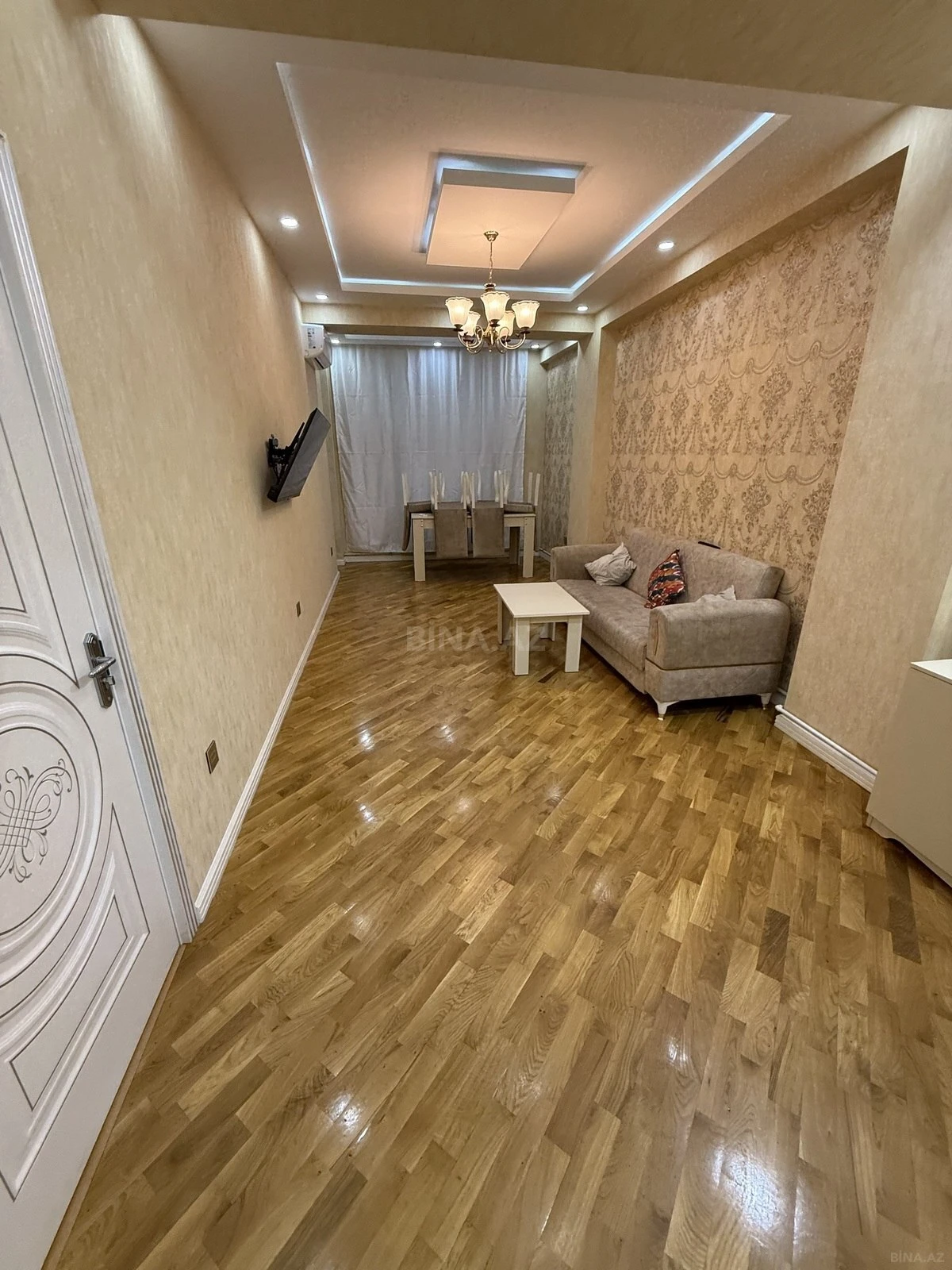 Kirayə verilir 2 otaqlı mənzil 62 m²
