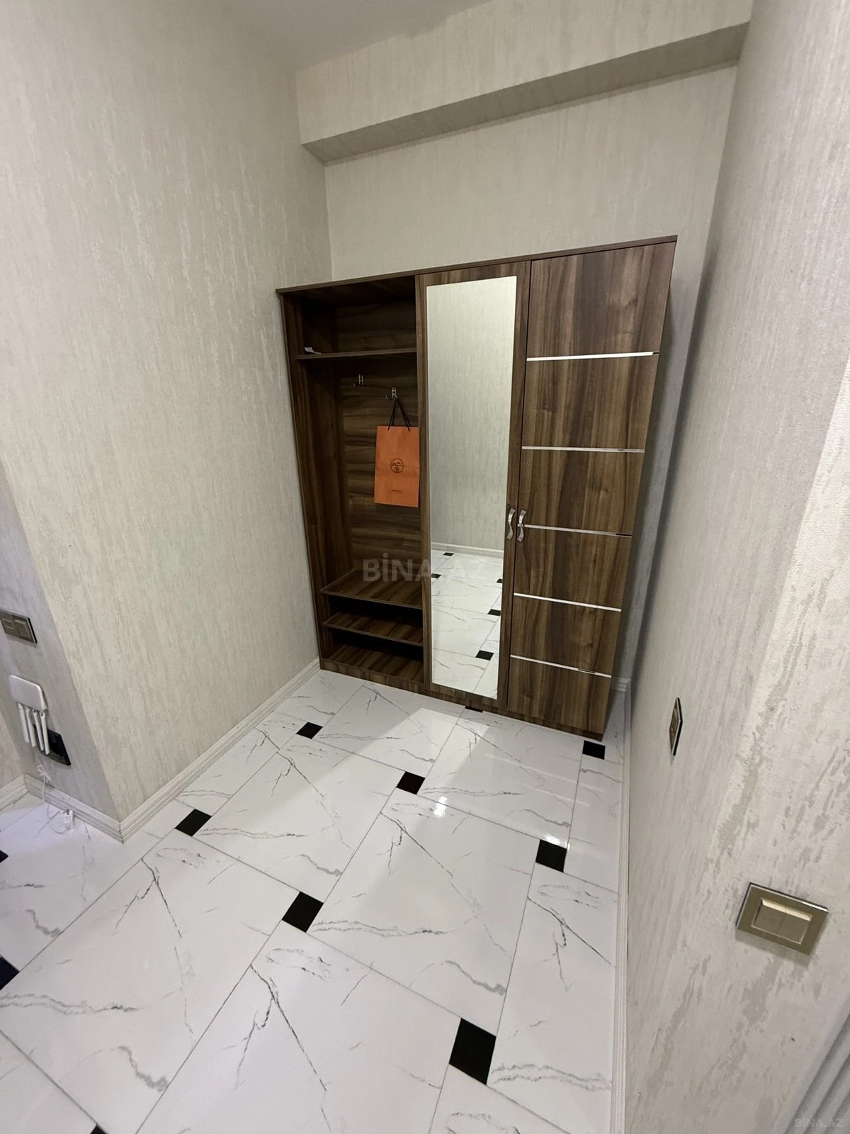 Kirayə verilir 2 otaqlı mənzil 62 m²