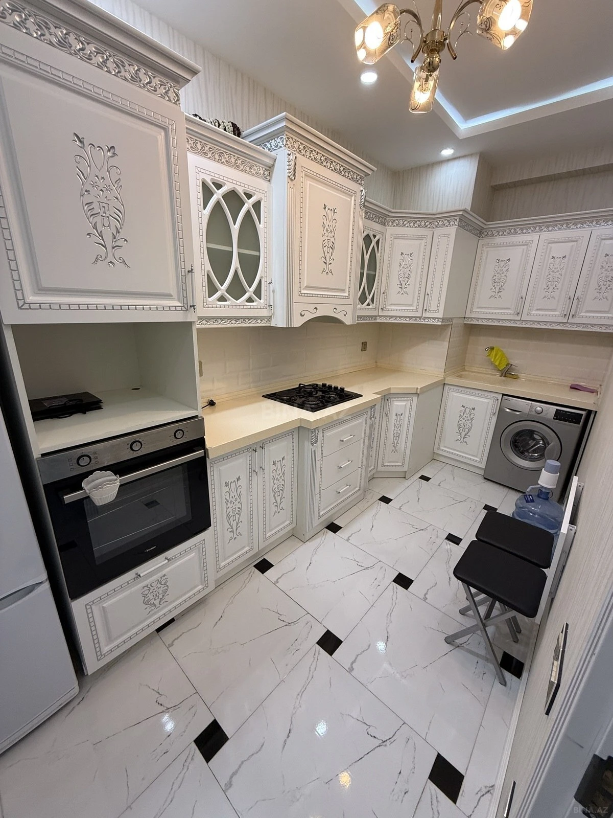 Kirayə verilir 2 otaqlı mənzil 62 m²