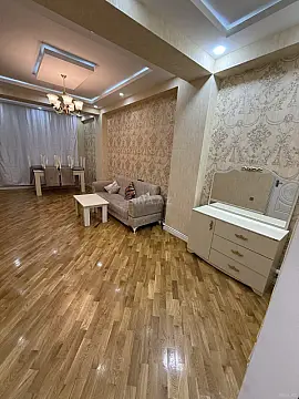 Kirayə verilir 2 otaqlı mənzil 62 m²