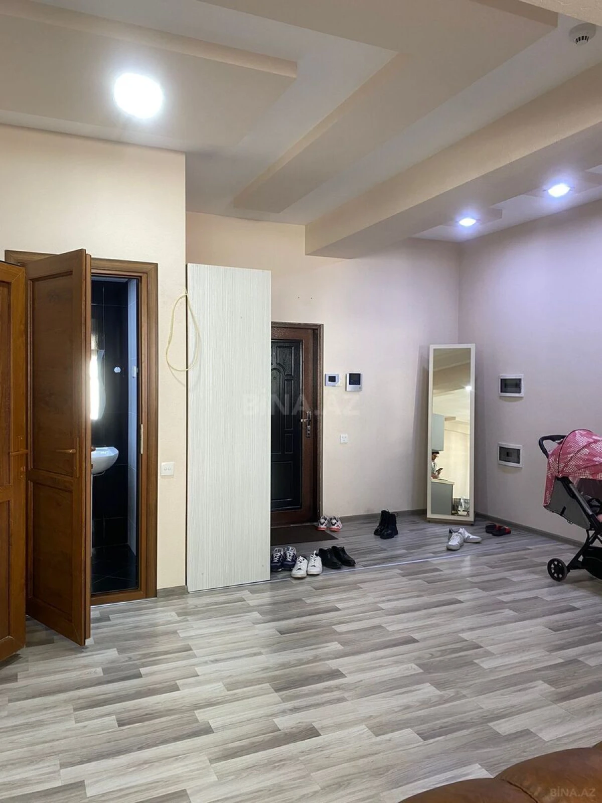Satılır 2 otaqlı mənzil 100 m²