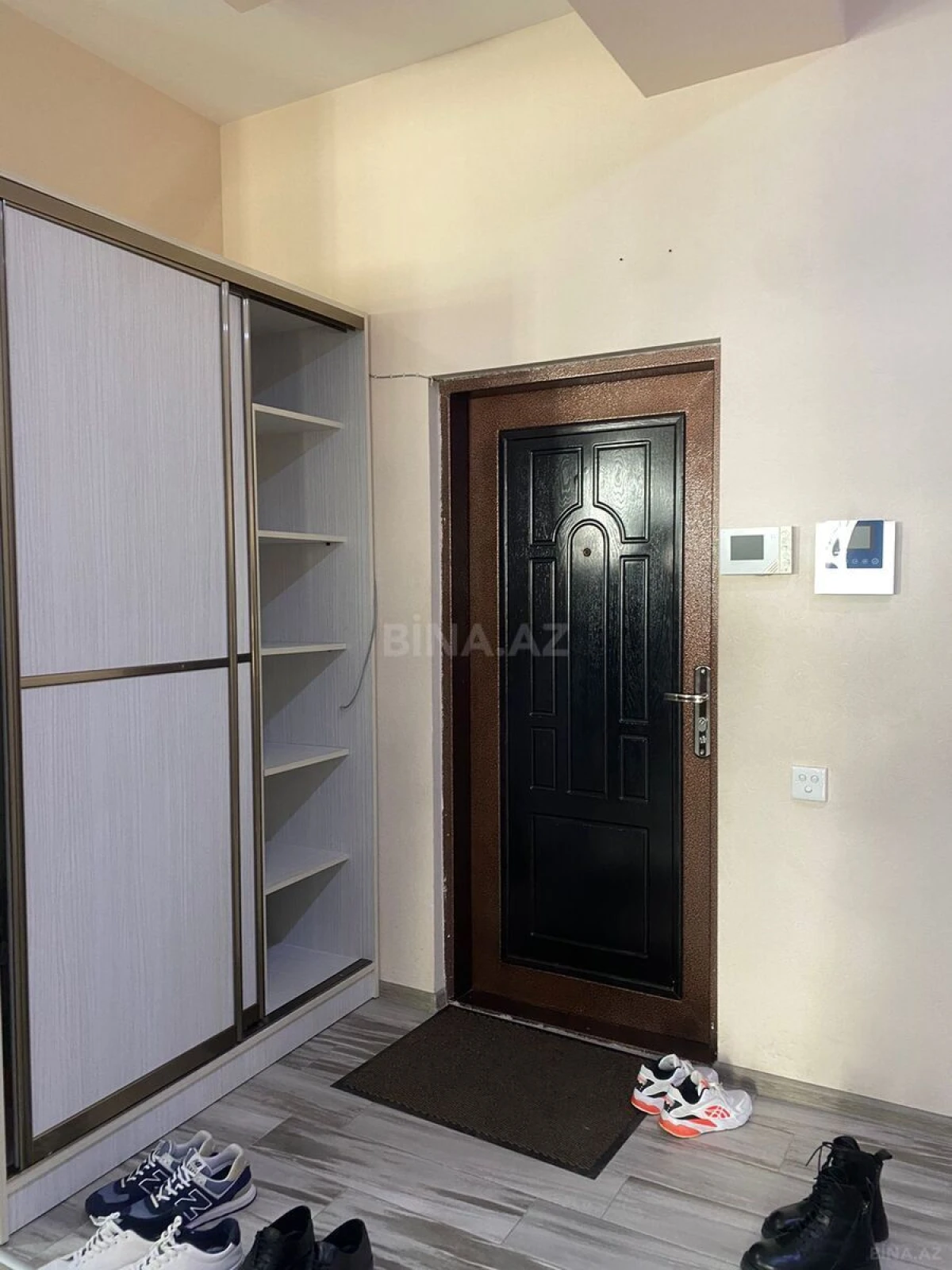 Satılır 2 otaqlı mənzil 100 m²