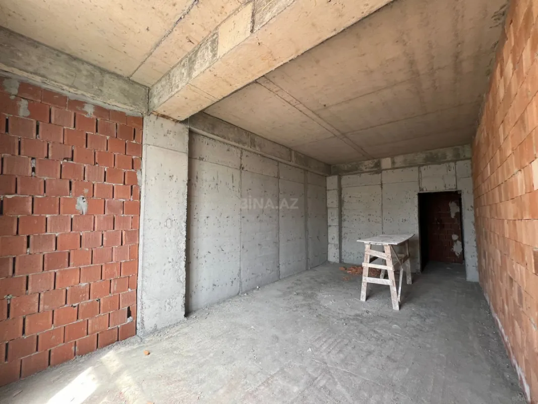 Satılır 2 otaqlı mənzil 102 m²