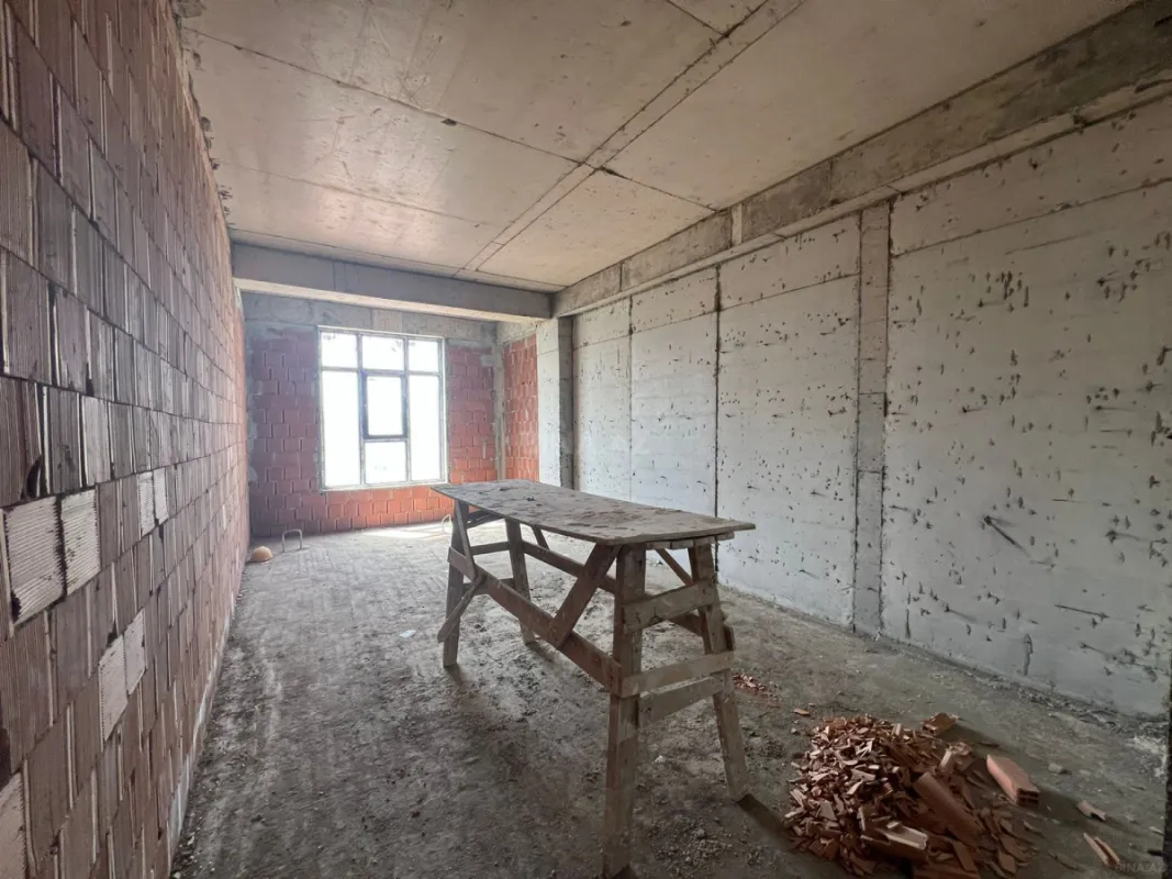 Satılır 2 otaqlı mənzil 102 m²