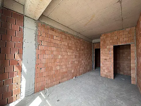 Satılır 2 otaqlı mənzil 102 m²