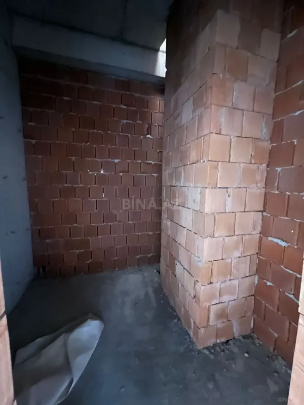 Satılır 2 otaqlı mənzil 102 m²