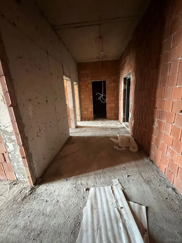 Satılır 2 otaqlı mənzil 102 m²