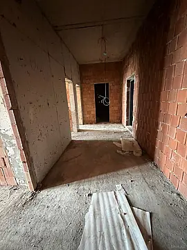 Satılır 2 otaqlı mənzil 102 m²