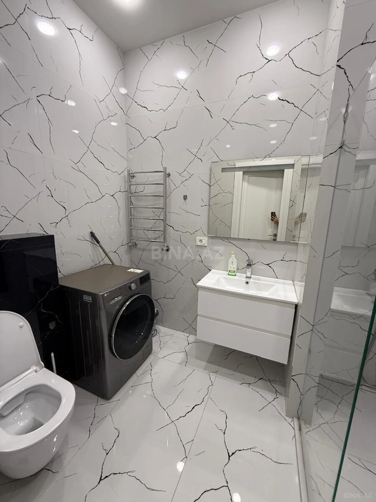 Kirayə verilir 2 otaqlı mənzil 65 m²