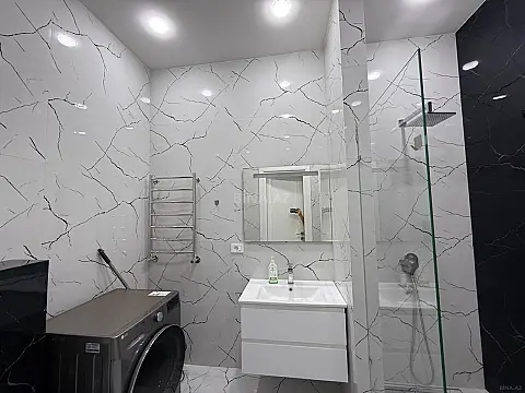 Kirayə verilir 2 otaqlı mənzil 65 m²