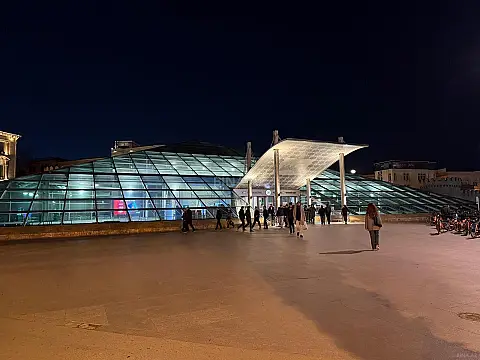 Kirayə verilir 8 otaqlı ofis 370 m² — Bakı 8 otaq 370.00 m²