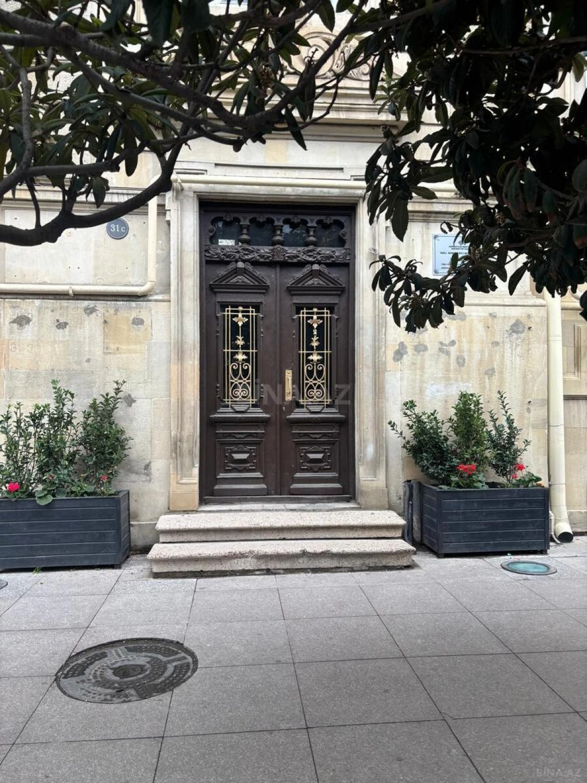 Kirayə verilir 8 otaqlı ofis 370 m²