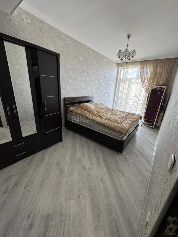 Satılır 2 otaqlı mənzil 82 m²