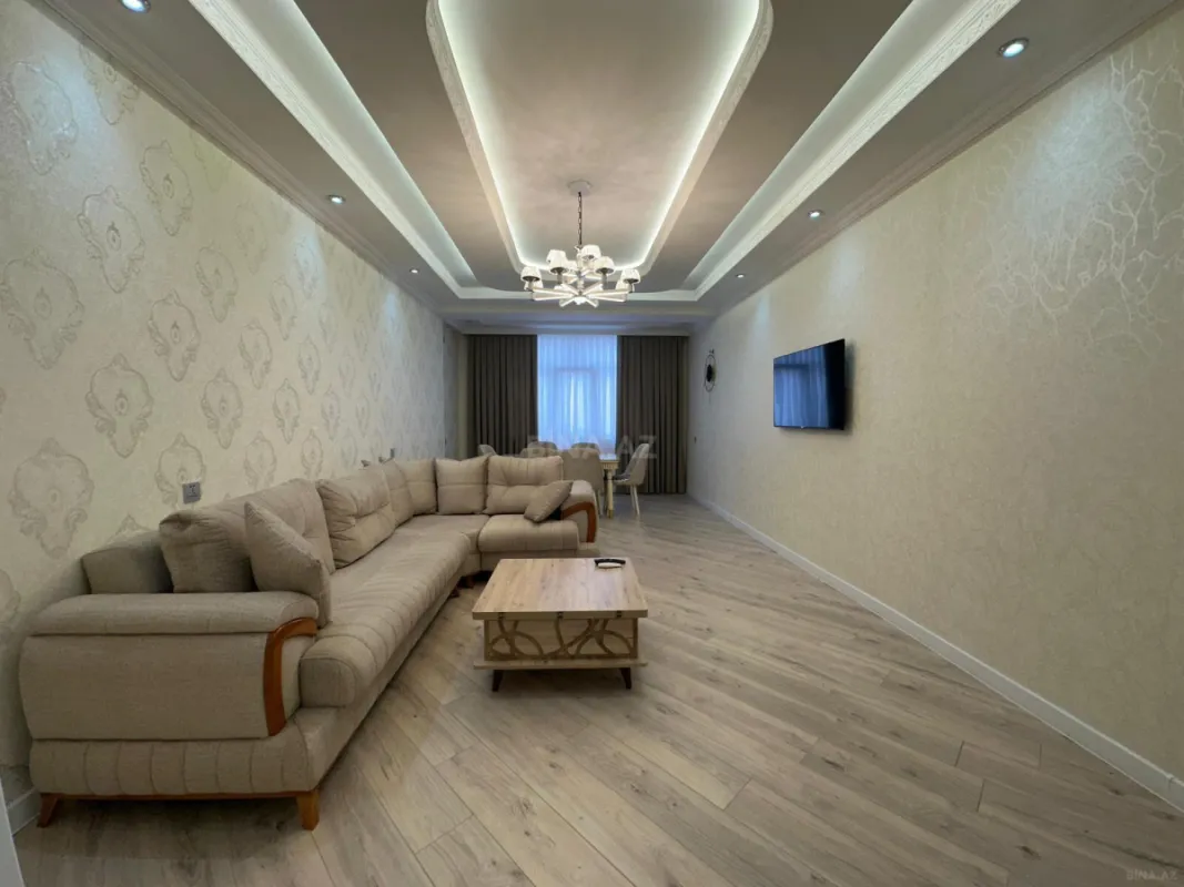 Satılır 3 otaqlı mənzil 136 m²