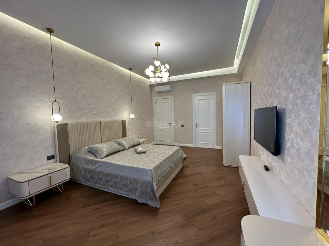 Satılır 3 otaqlı mənzil 136 m²