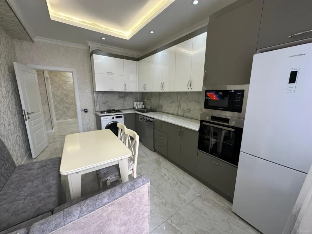 Satılır 3 otaqlı mənzil 136 m²