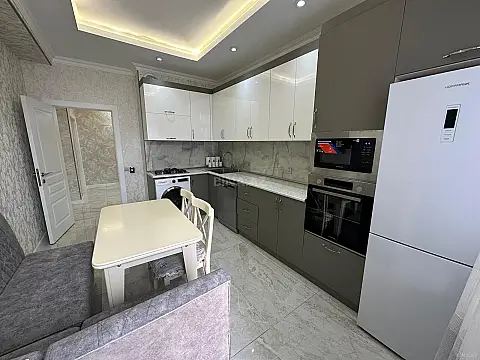 Satılır 3 otaqlı mənzil 136 m²
