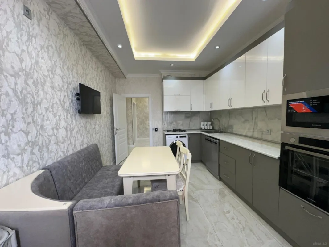 Satılır 3 otaqlı mənzil 136 m²