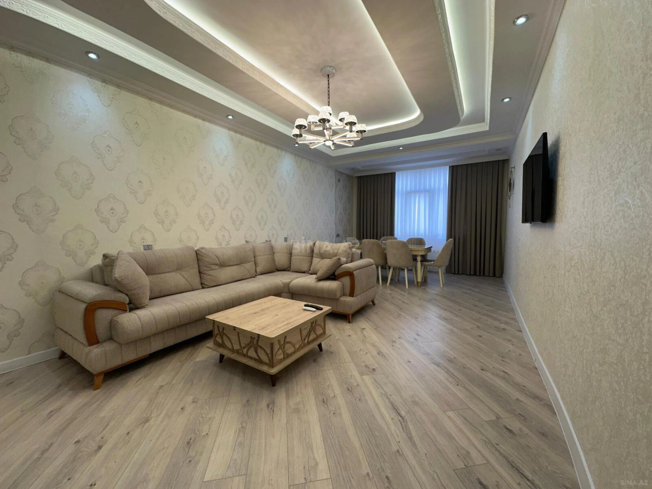 Satılır 3 otaqlı mənzil 136 m²