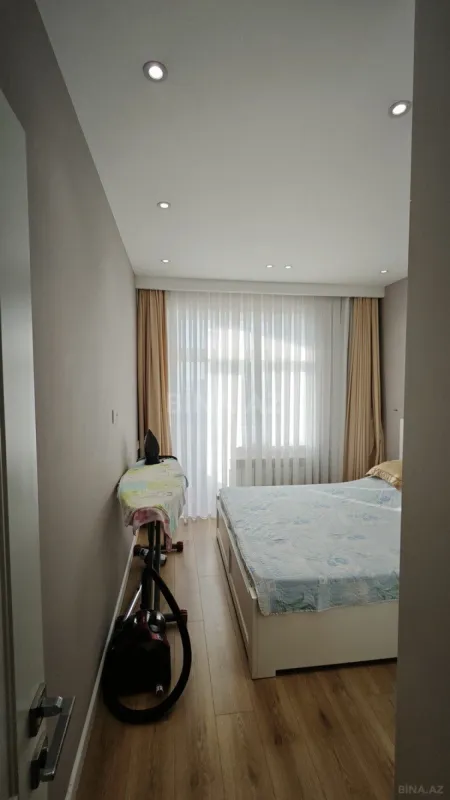 Satılır 4 otaqlı mənzil 100 m²