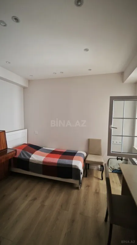 Satılır 4 otaqlı mənzil 100 m²