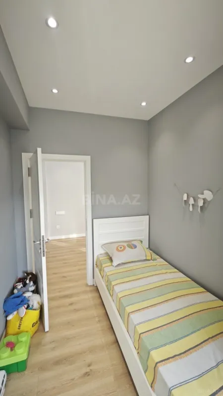 Satılır 4 otaqlı mənzil 100 m²
