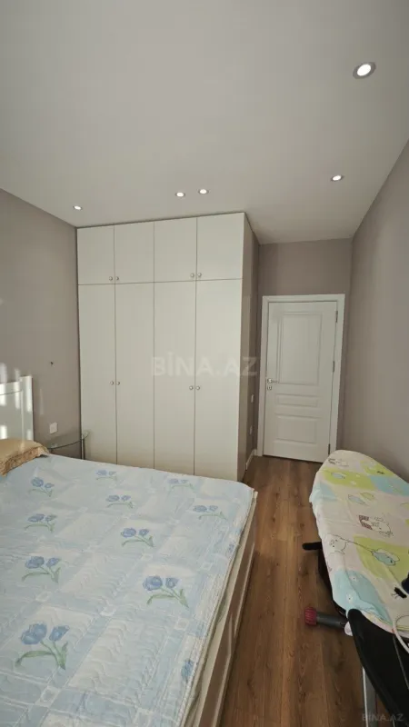 Satılır 4 otaqlı mənzil 100 m²