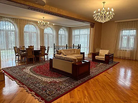 Kirayə verilir 5 otaqlı həyət evi 200 m²
