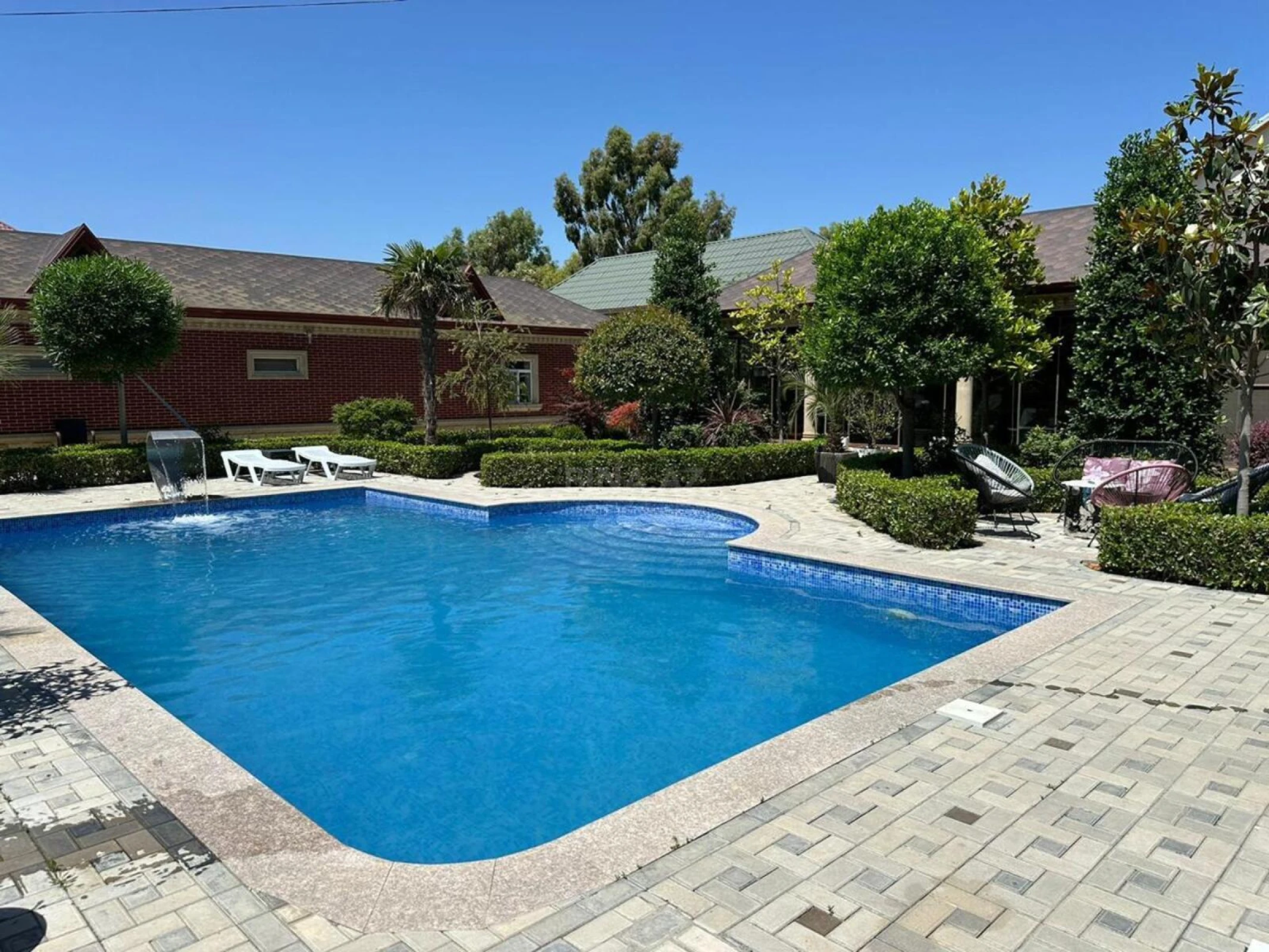 Kirayə verilir 5 otaqlı həyət evi 200 m²