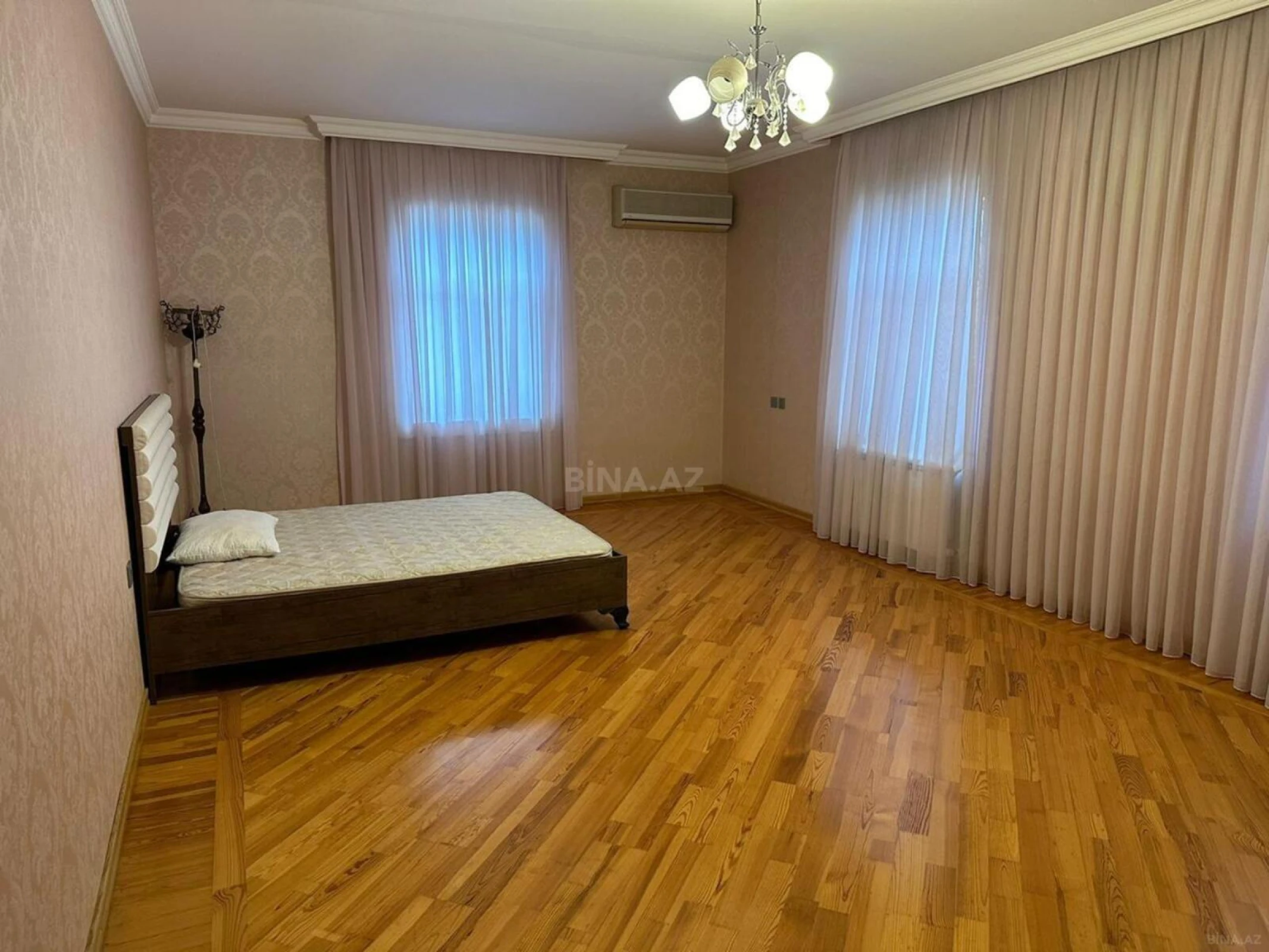 Kirayə verilir 5 otaqlı həyət evi 200 m²